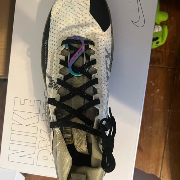 Nike React 4 trail running shoes. * new with Tags* - Picture 3 of 7